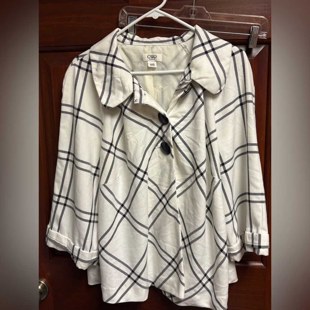 Cato 18/20 Black & White Plaid 3 Button 3/4 Sleeves Cape Style Jacket